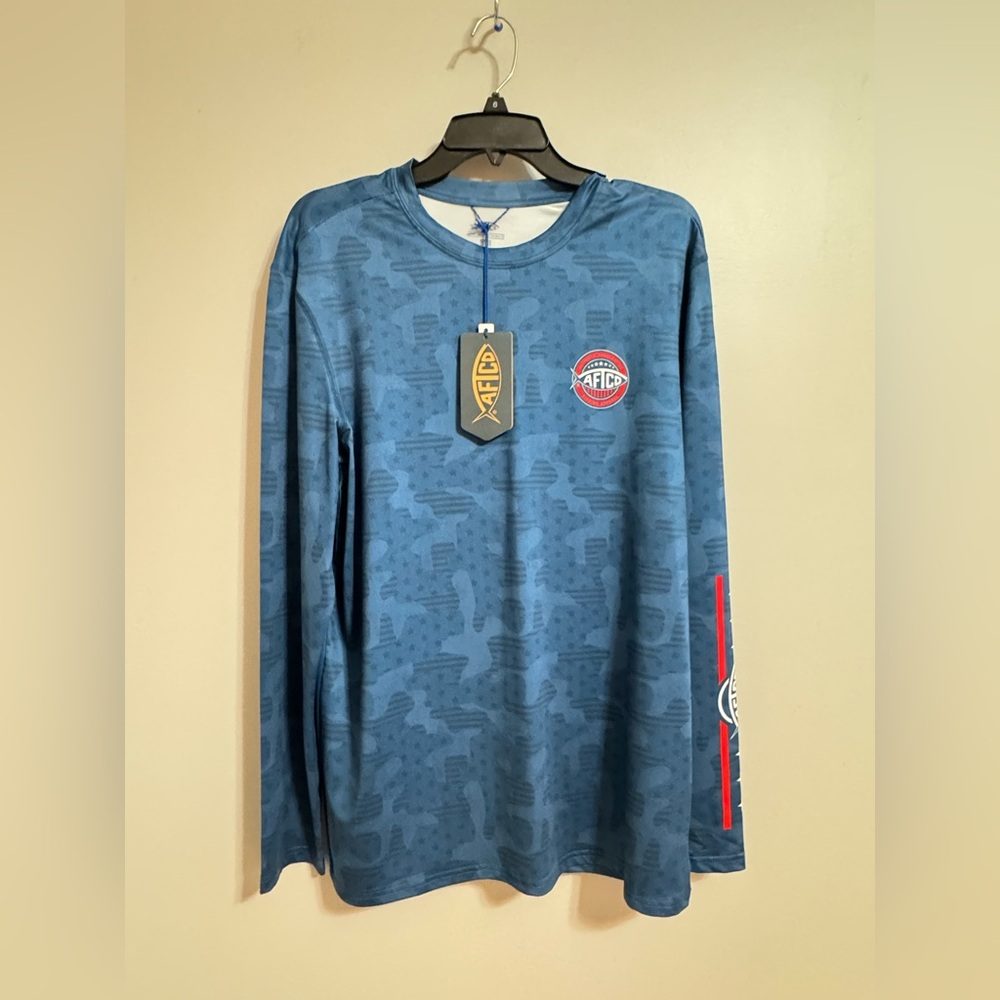NWT AFTCO Mens Navy Graphic Long Sleeve Shirt size Medium